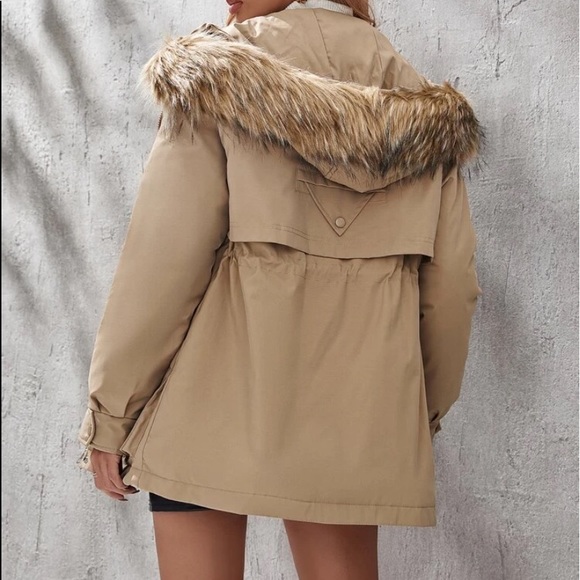 Black cozy vegan fur thermal hoodie jacket - Picture 10 of 15